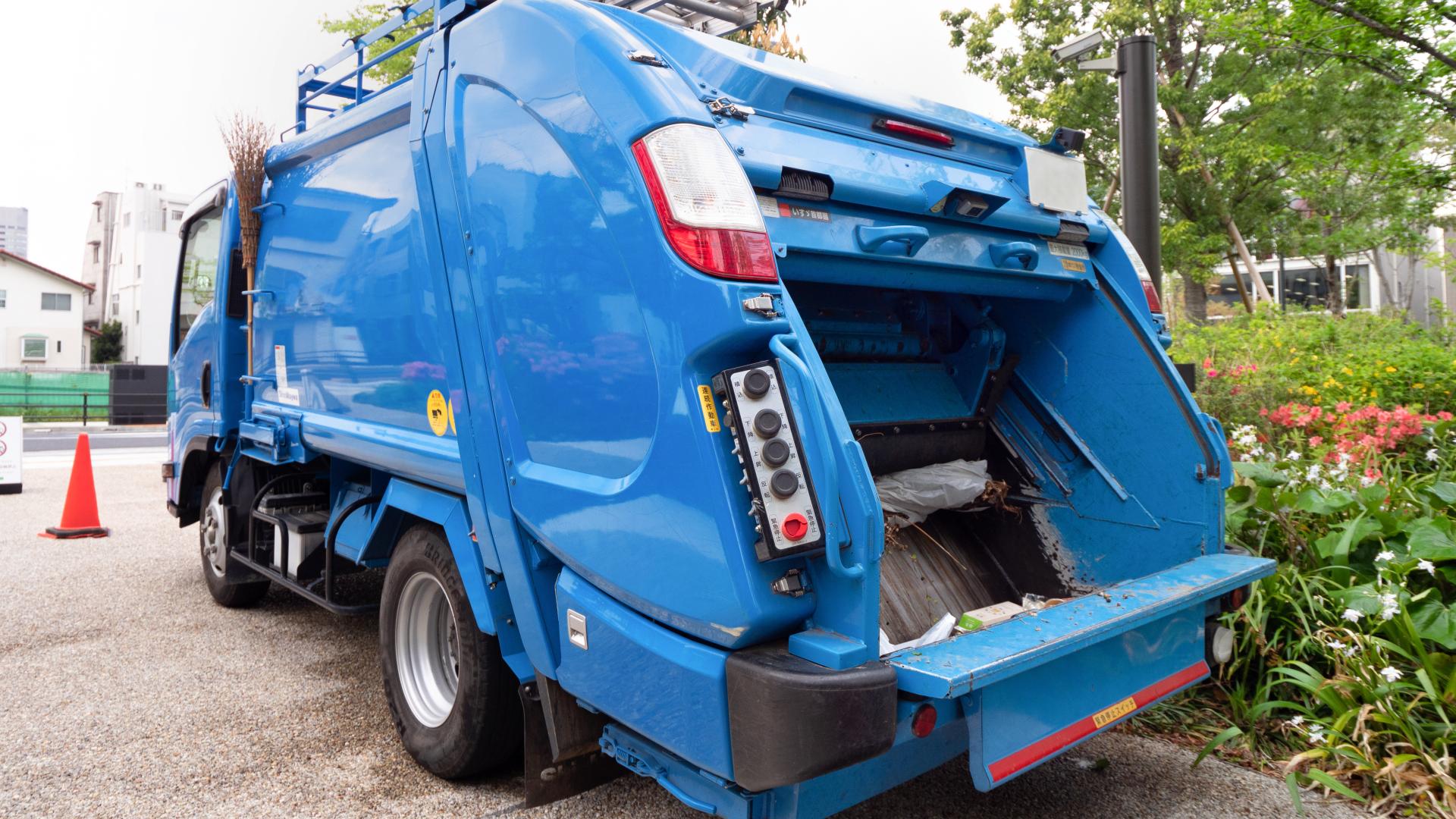 K☆093 MoMOωO。) リサイクル運搬費込み ﾘｻｲｸﾙｶｰﾄｱｳﾄﾊﾞｰ 0.6(約600L